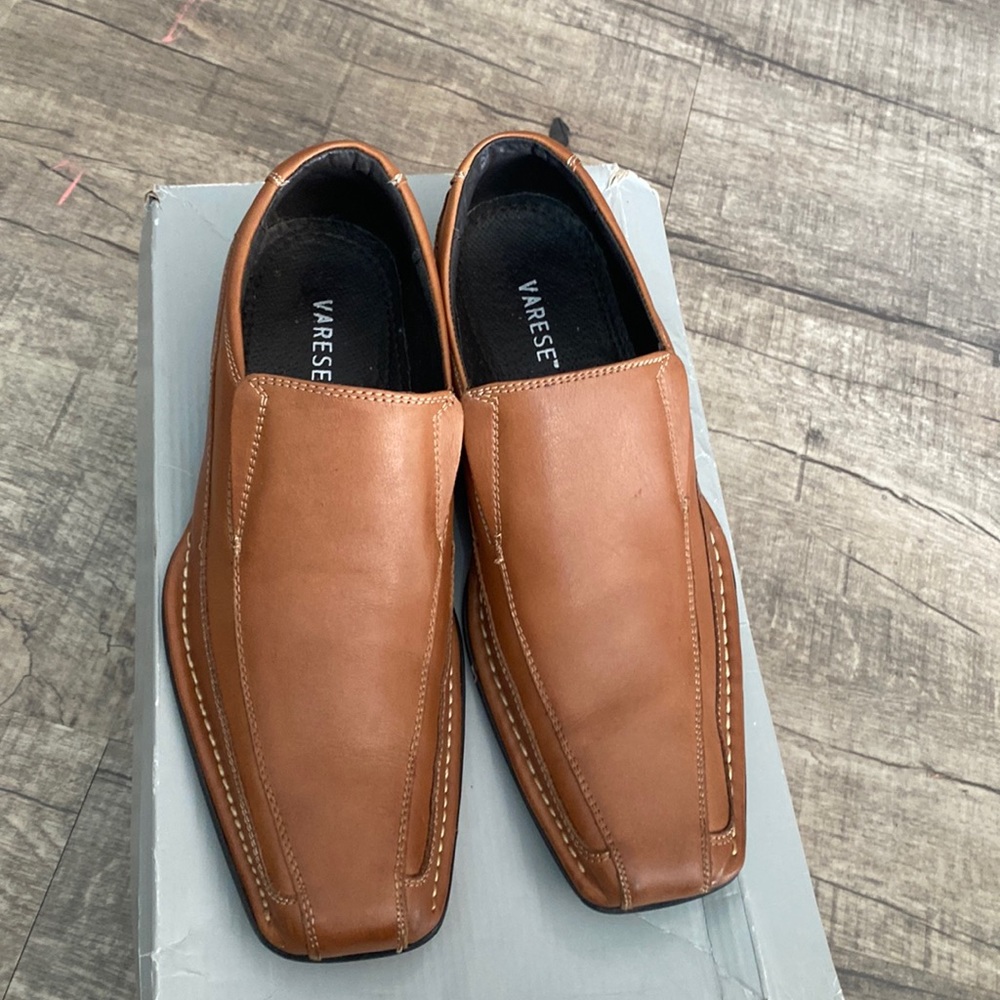 Dress shoes